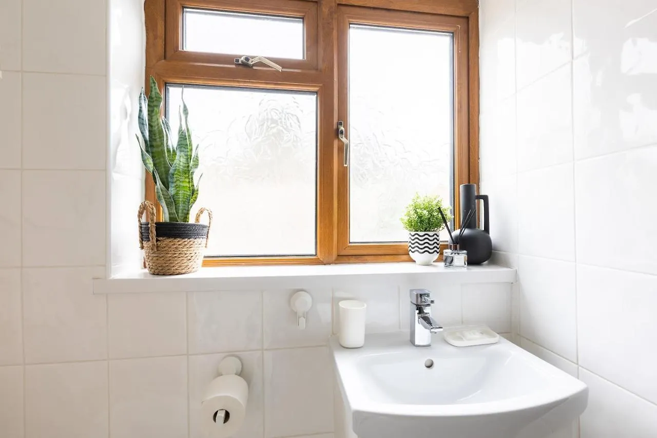 Levi Suite By Koya Homes - 3-Bedroom Home, Downtown Cardiff, Free Parking 0*, Cardiff