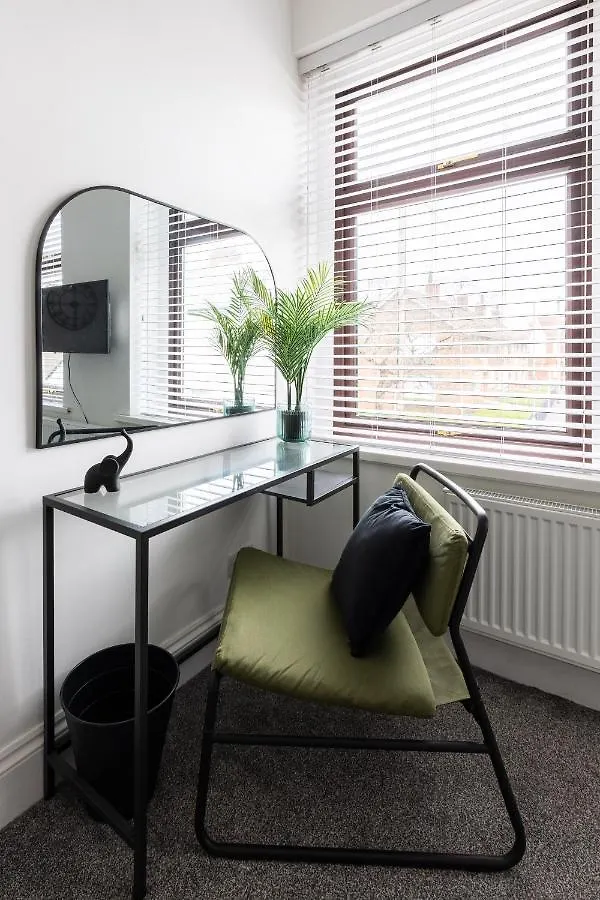 Levi Suite By Koya Homes - 3-Bedroom Home, Downtown Cardiff, Free Parking Cardiff