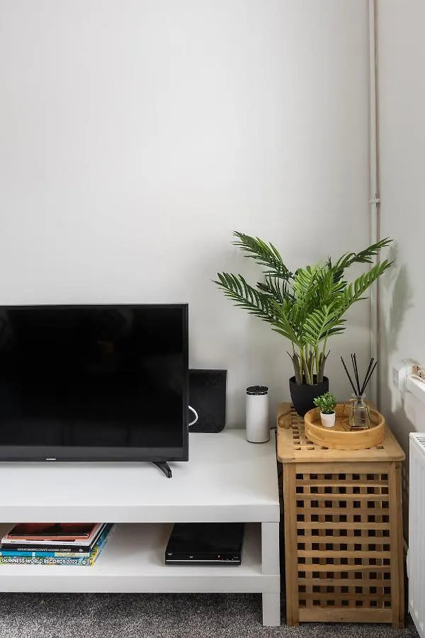 Vakantiehuis Levi Suite By Koya Homes - 3-Bedroom Home, Downtown Cardiff, Free Parking