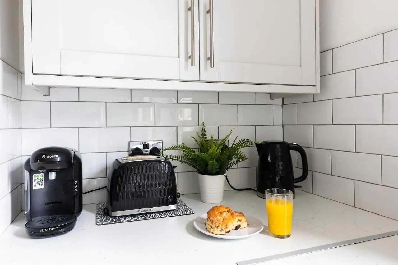 Vakantiehuis Levi Suite By Koya Homes - 3-Bedroom Home, Downtown Cardiff, Free Parking