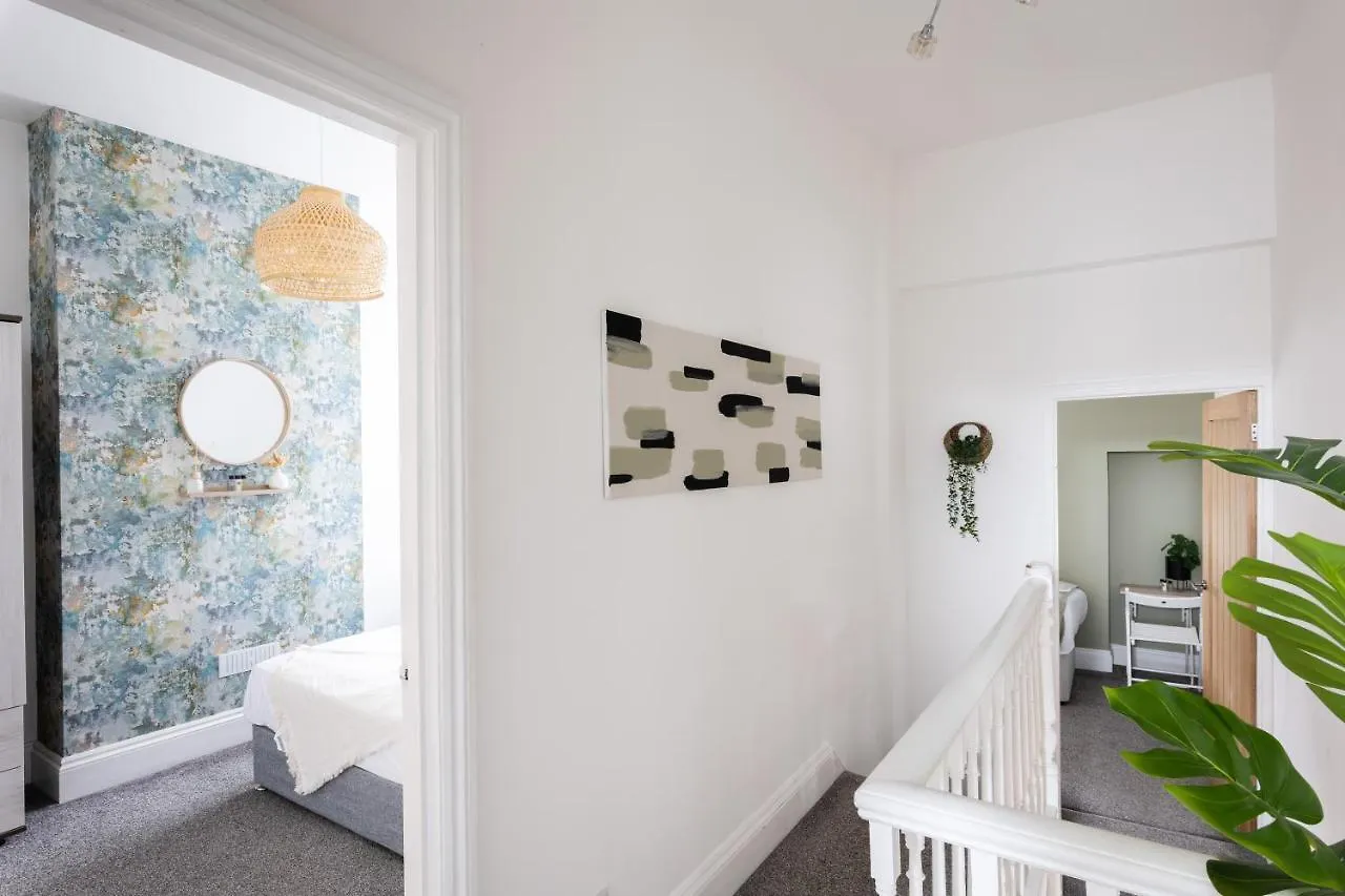 Levi Suite By Koya Homes - 3-Bedroom Home, Downtown Cardiff, Free Parking Holiday home