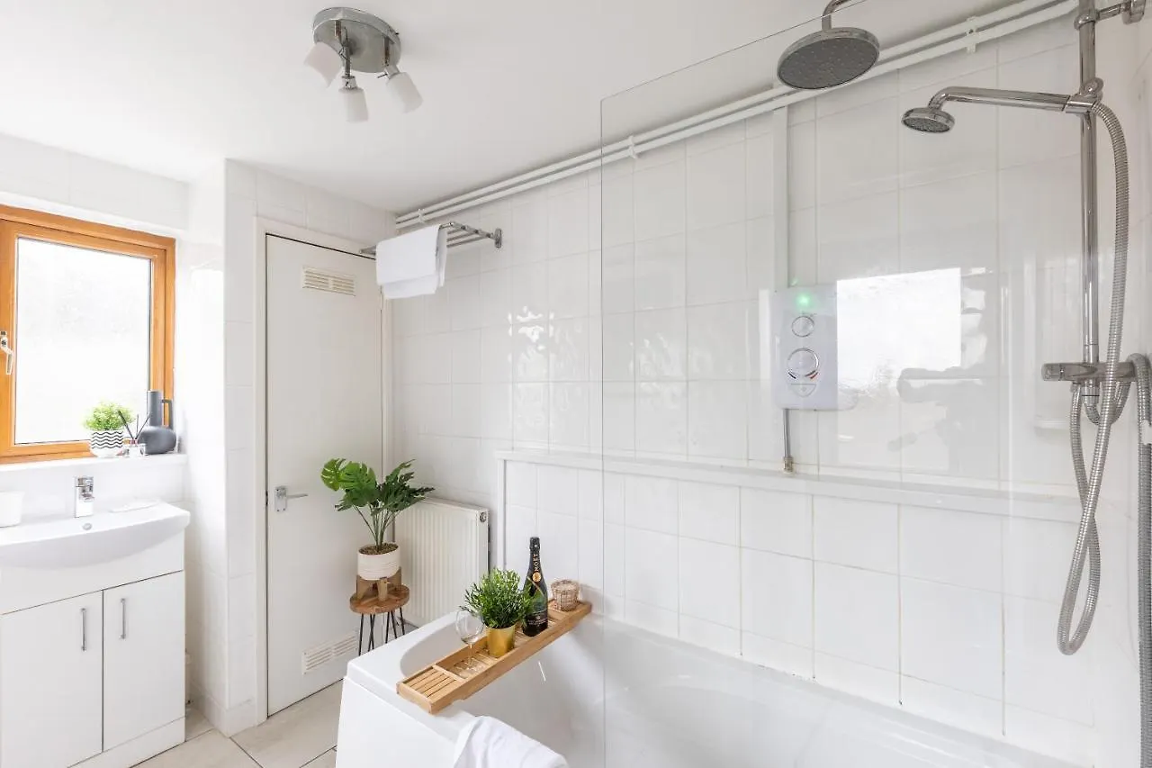Holiday home Levi Suite By Koya Homes - 3-Bedroom Home, Downtown Cardiff, Free Parking