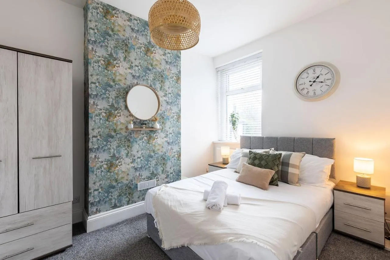 Vakantiehuis Levi Suite By Koya Homes - 3-Bedroom Home, Downtown Cardiff, Free Parking