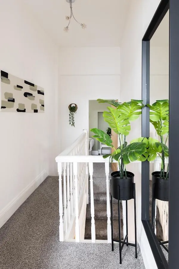 Levi Suite By Koya Homes - 3-Bedroom Home, Downtown Cardiff, Free Parking 0*, Cardiff