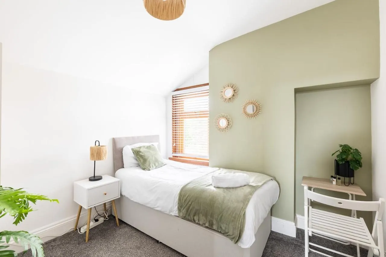 Vakantiehuis Levi Suite By Koya Homes - 3-Bedroom Home, Downtown Cardiff, Free Parking